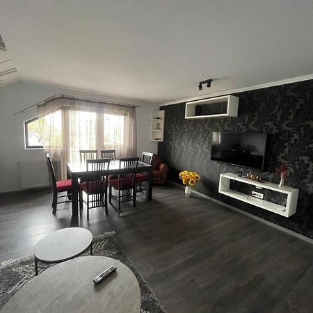 スチャヴァEroilor II Apartamentアパートメント エクステリア 写真