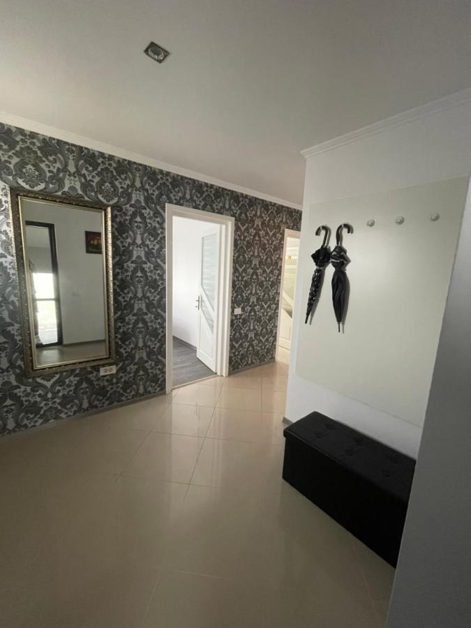 スチャヴァEroilor II Apartamentアパートメント エクステリア 写真